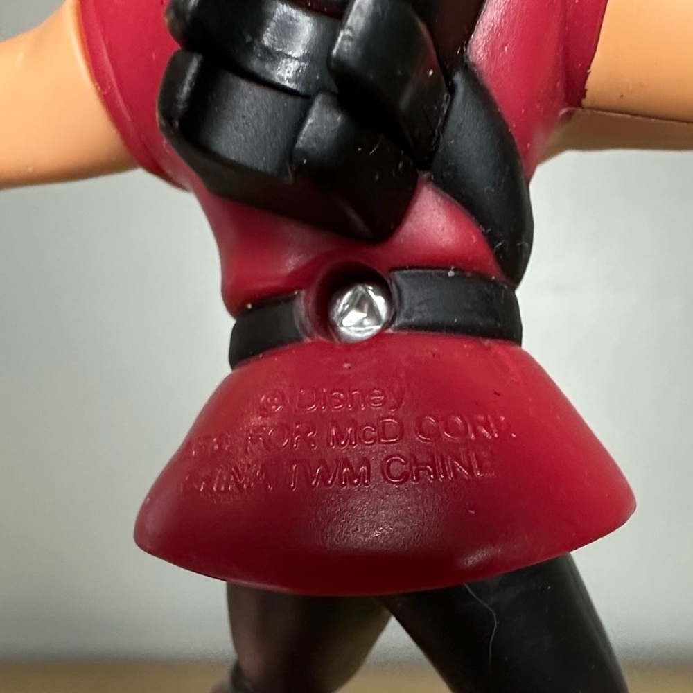 2002 Gaston‎ Disney Beauty & the Beast 4.5” Action Figure Plastic McDonald’s Toy - Picture 6 of 6